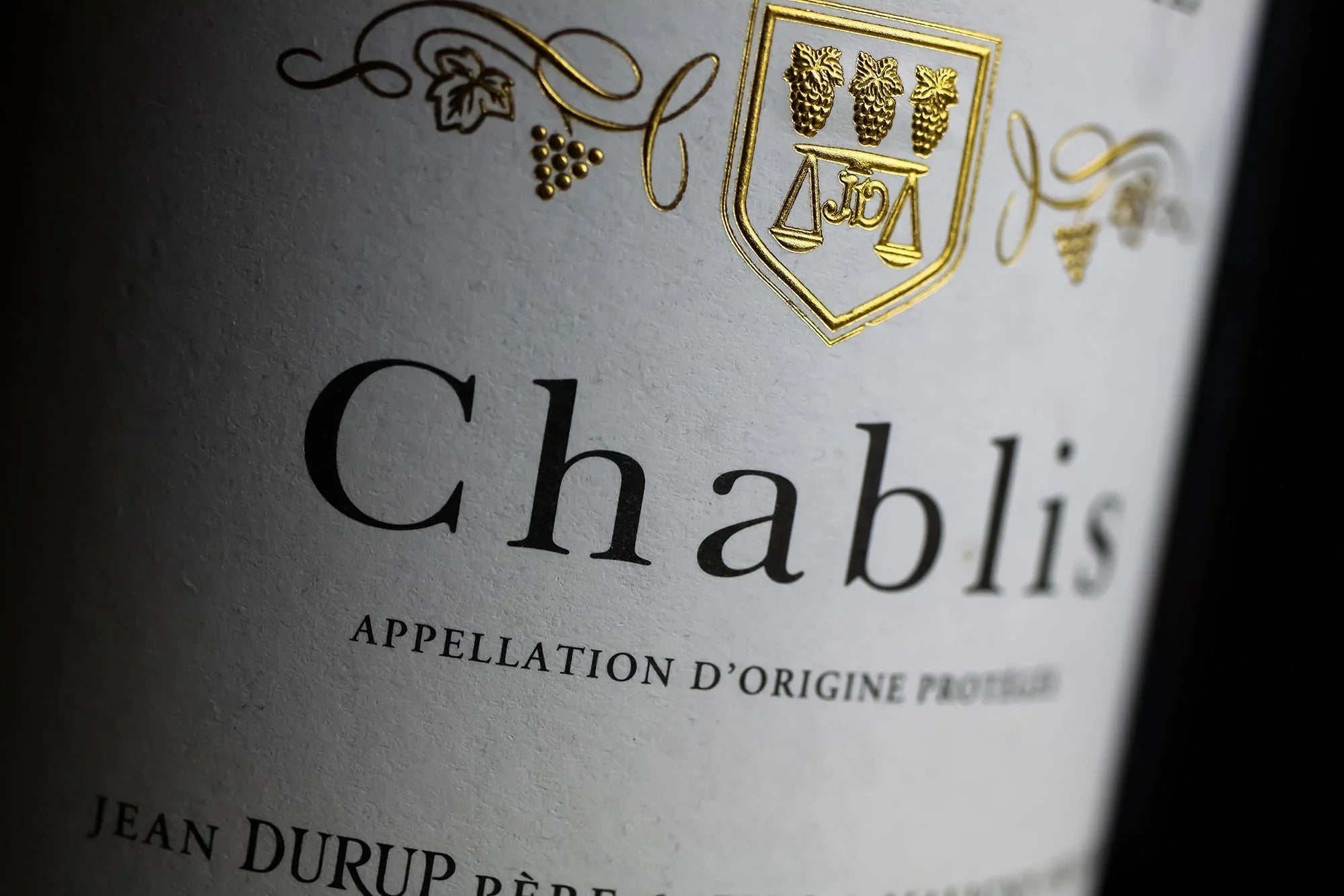 chablis win regions guide - wine label